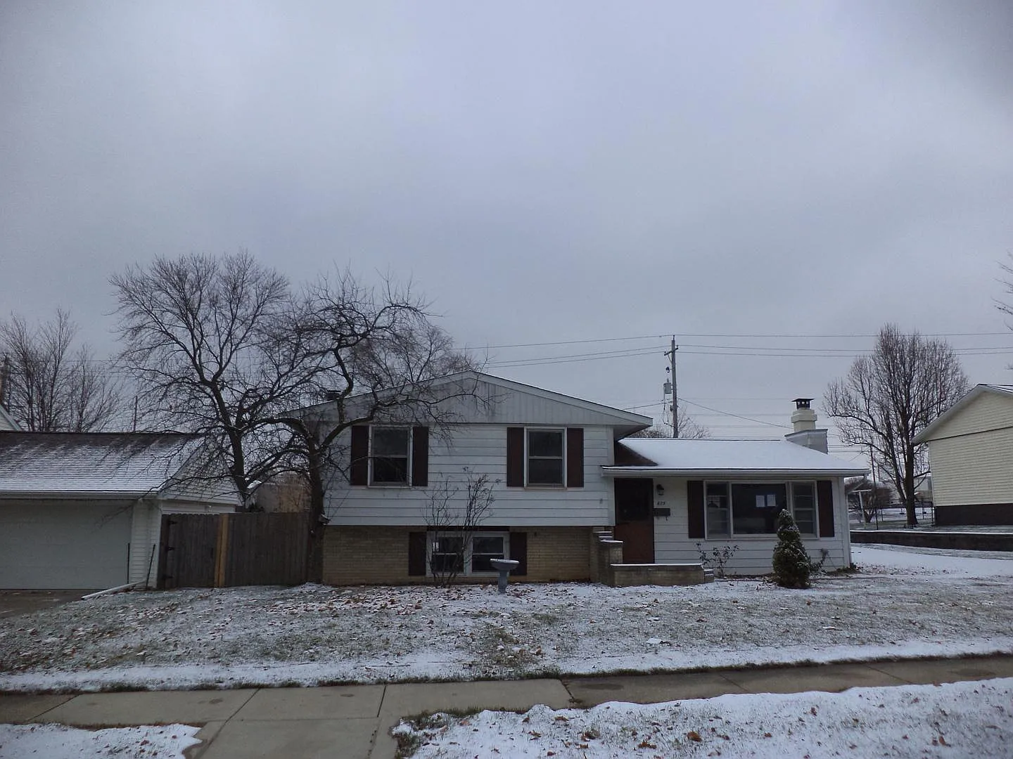611 Bradley Dr photo 1