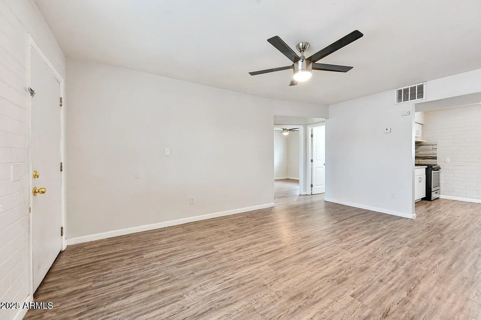 3 bed, 1.0 bath, 1150 sqft, $1,599 — Photo 3