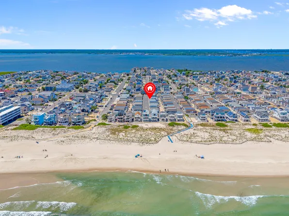 28 11th Ln #302, Seaside Park, NJ 08752