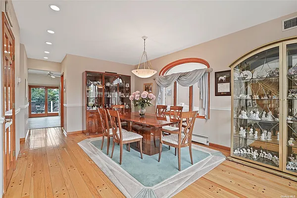 Sold by Century 21 Amiable Realty Group II Inc | media 48