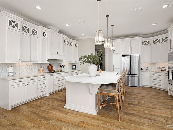 4th image of 20804 Buck Fawn Dr