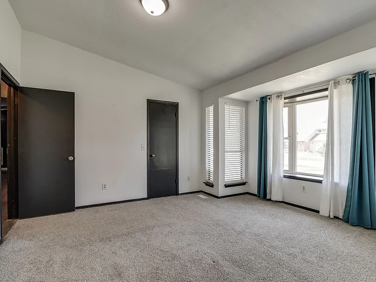 612 NW 139th St — Photo 34