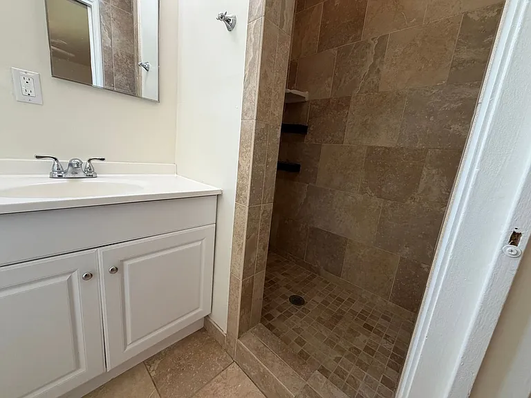10495 Malaga Way — Photo 7