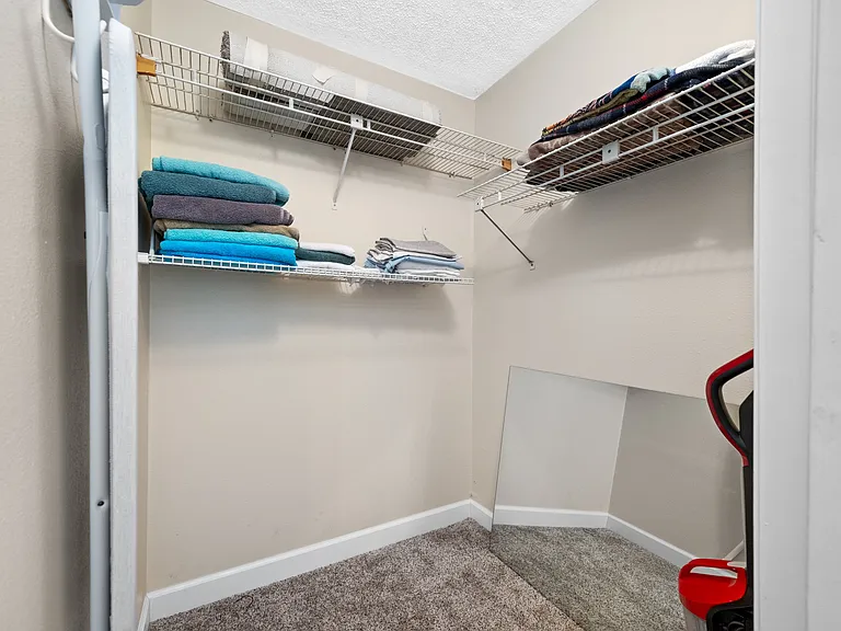 3301 Crystal Ct #D — Photo 27