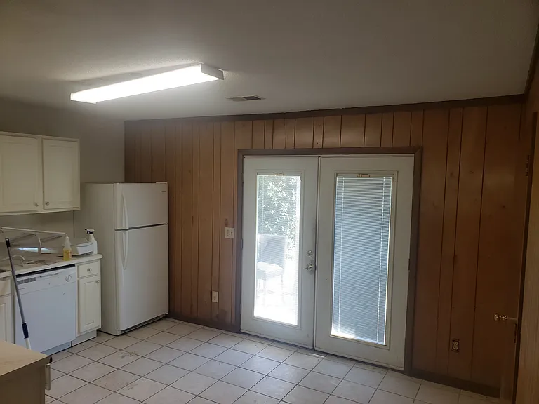 5422 Sidbury Rd — Photo 3