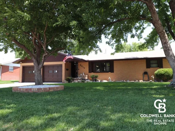 2012 Downing St, Garden City, KS 67846