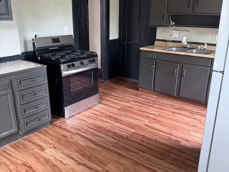 1320 Avery St — Photo 10