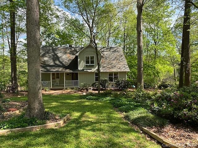 1st image of 176 Huntington Ln