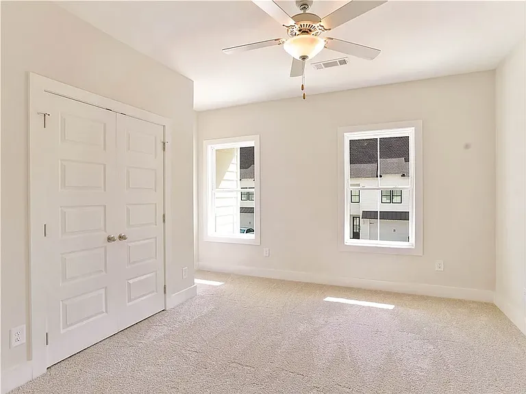 606 Cameron Ct — Photo 13