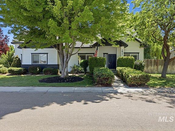 4th image of 1827 W Lotus Ponds Ct