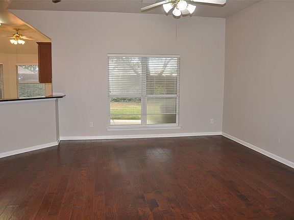5th image of 8404 Green Ash Dr
