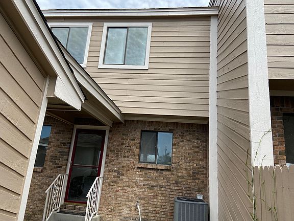 2nd image of 113 Marin Dr
