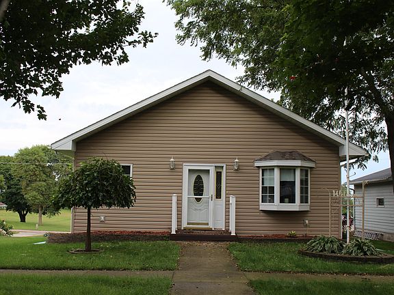 4th image of 310 Ward St