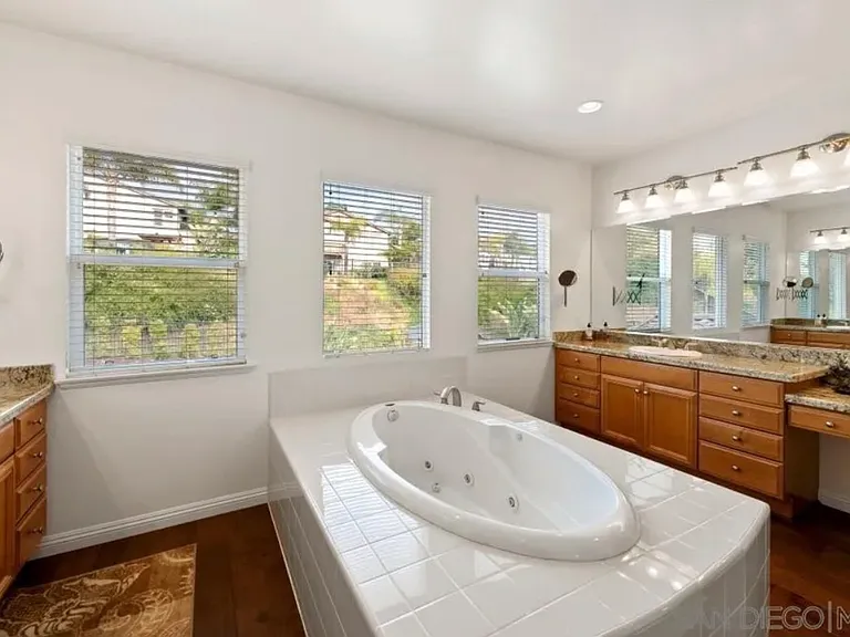 8120 Calle Catalonia — Photo 16