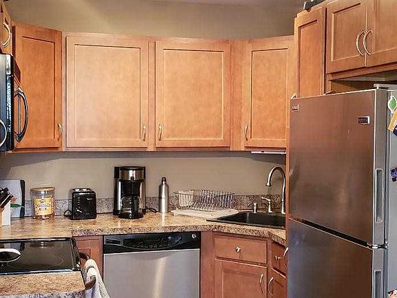 4th image of 40 W 4th St APT 28