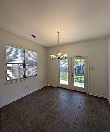 4th image of 809 Norval St