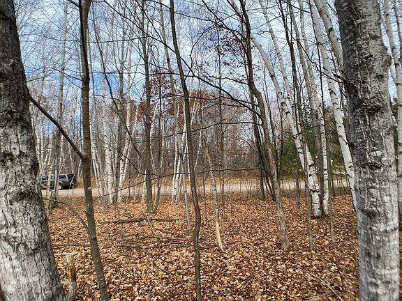 4th image of W Munro Lake Dr