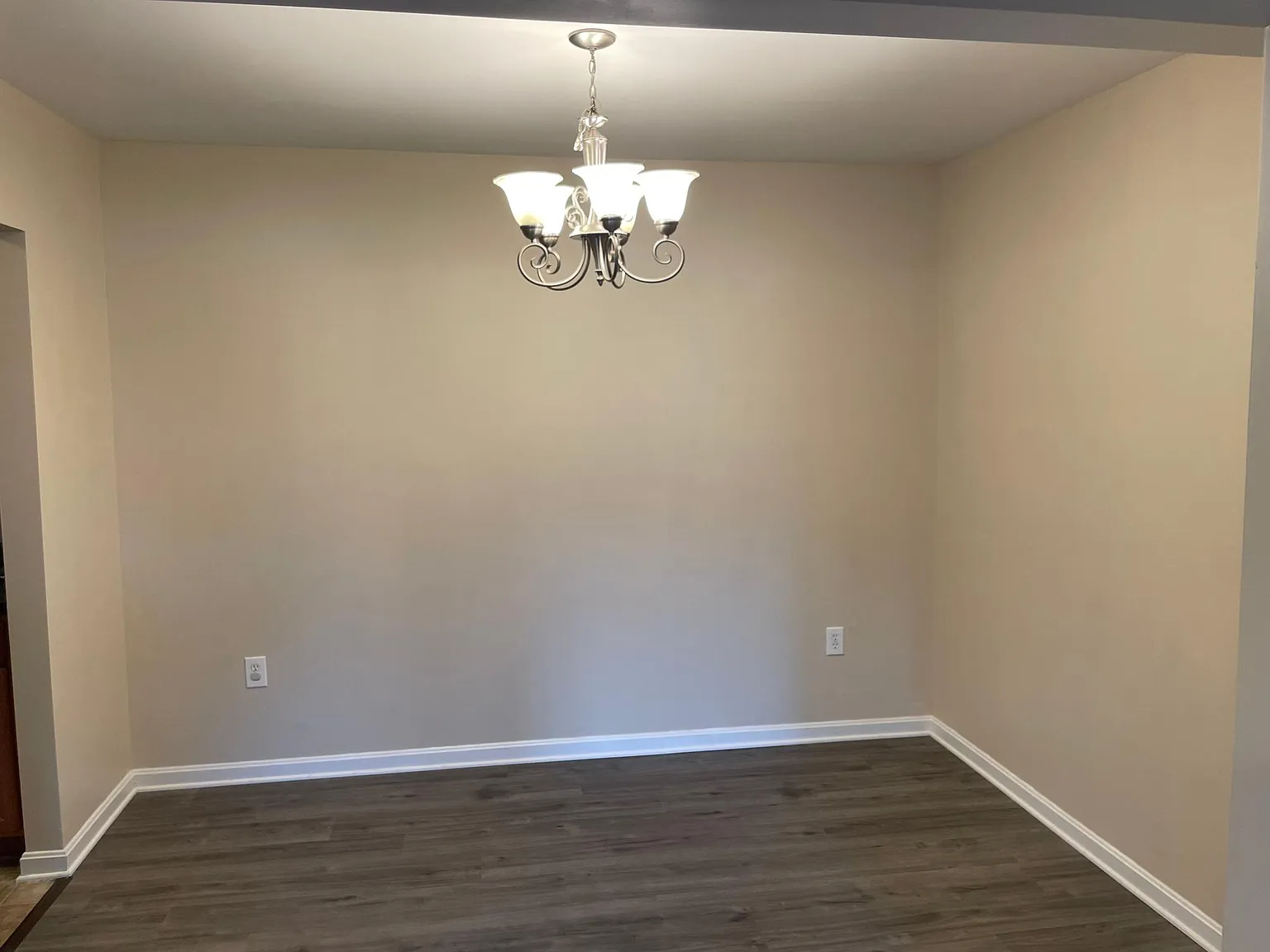 2 bed, 1180 sqft, $1,300 — Photo 4