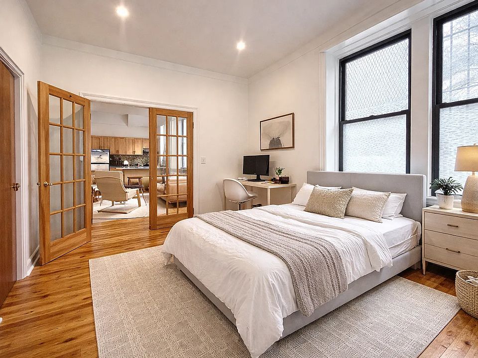 2nd image of 208 Avenue A #1