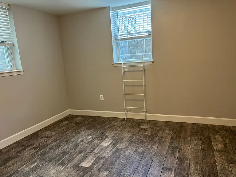 1445 Oak St NW — Photo 25