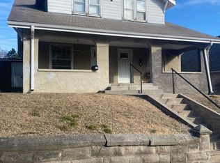 211 1/2 W 8th St, Concordia, KS 66901