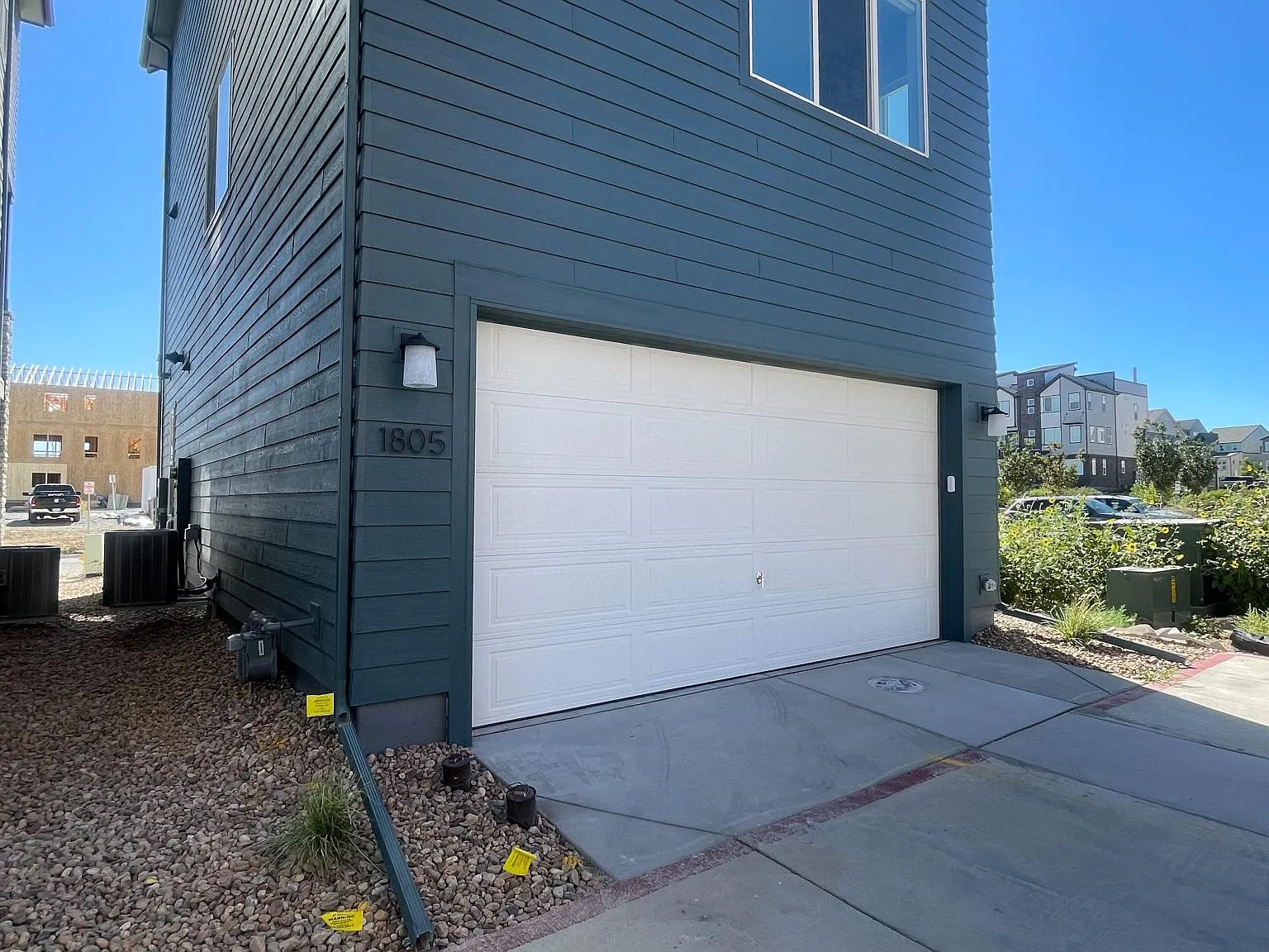 3 bed, 1981 sqft, $3,000 — Photo 4