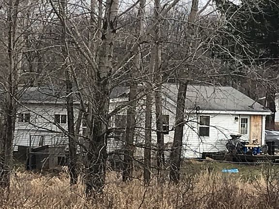 3rd image of 402 W Washington St