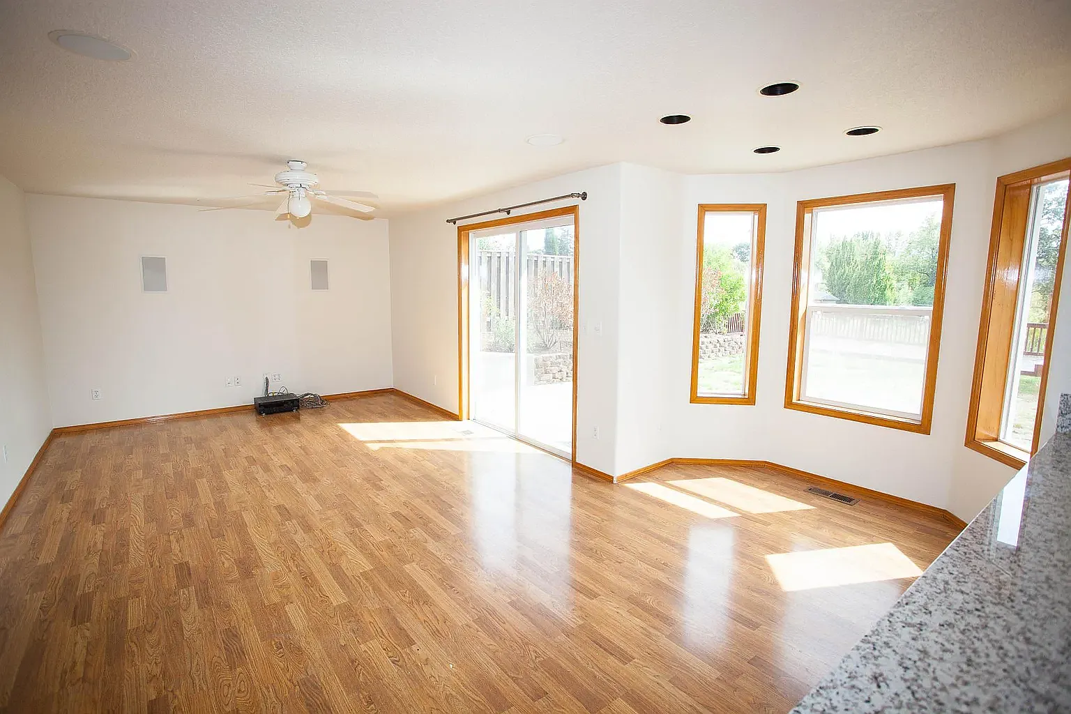 4 bed, 2150 sqft, $2,800 — Photo 4