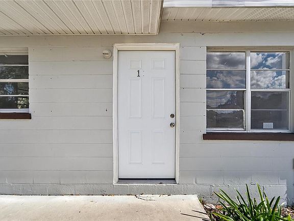 2nd image of 1437 Arlington Rd