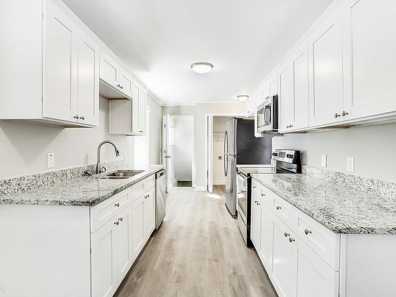 4th image of 2690 Rollingwood Ln SE