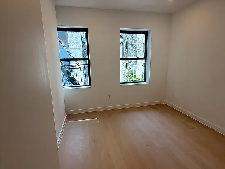 25 E 20th St #4 — Photo 2