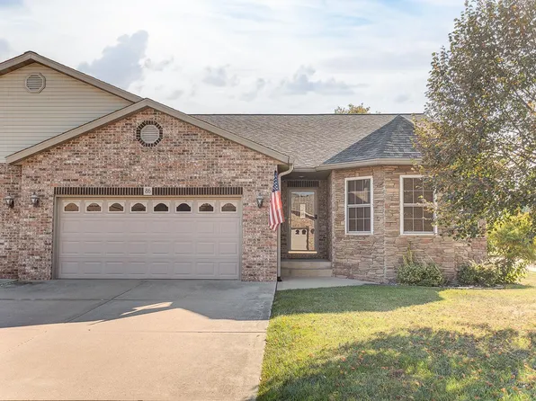 86 Brooks Dr, Bethalto, IL 62010