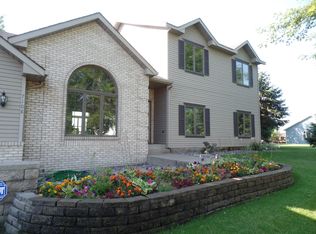 7108 Rolling View Dr, Saint Cloud, MN 56303