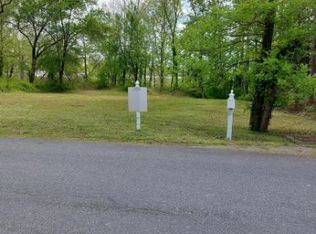 3207 Riverview Dr, Triangle, VA 22172