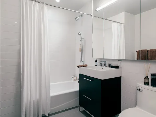 221 W 29th St, New York, NY