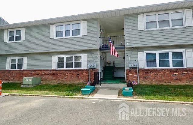 1st image of 2 Georgia Ct APT A