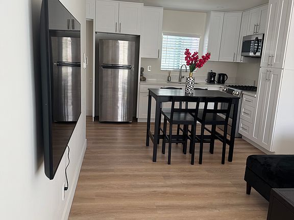 3rd image of 567 W Dryden St APT A