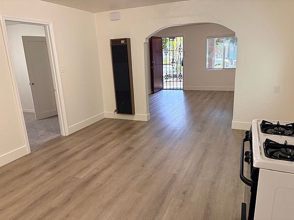 5th image of 416 Tyrella Ave #416