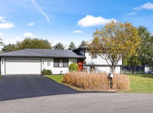 1092 Apple Jack Dr, Machesney Park, IL 61115