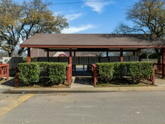 5th image of 5004 Redwood Dr S