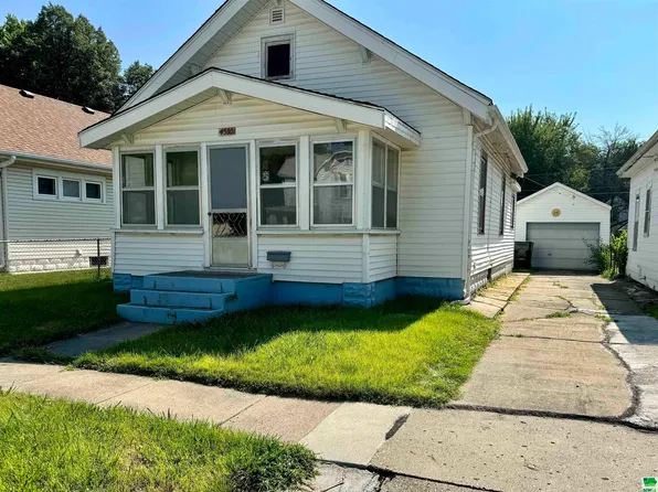 4330 Polk St, Sioux City, IA 51108