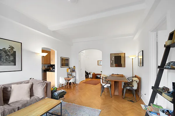 Rented by Compass | media 10