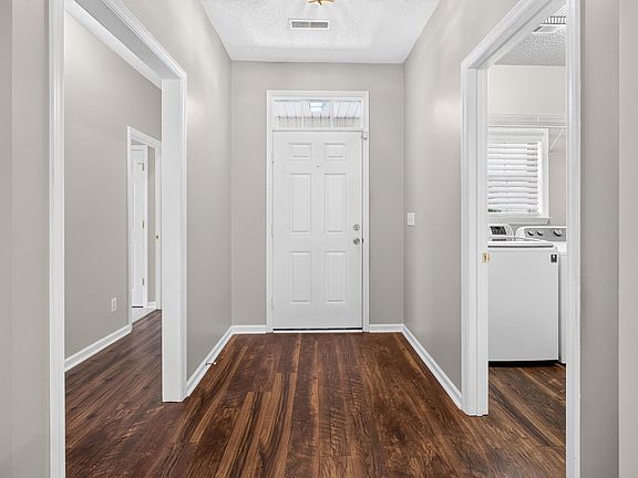 4th image of 132 Paddock Way