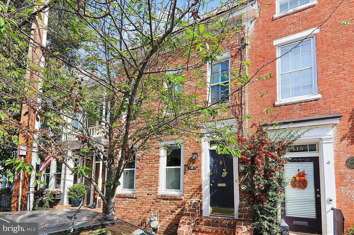 1 bed, 1.0 bath, 1200 sqft, $2,200 — Photo 3