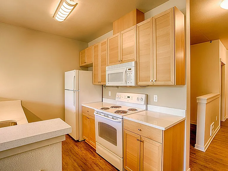 Saxe Apartments — Photo 10
