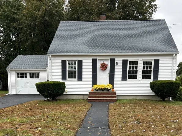 15 Beaconsfield St, Lawrence, MA 01843