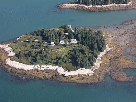2nd image of 1 Middle Hardwood Island