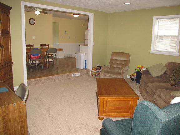 3rd image of 663 Hayes St