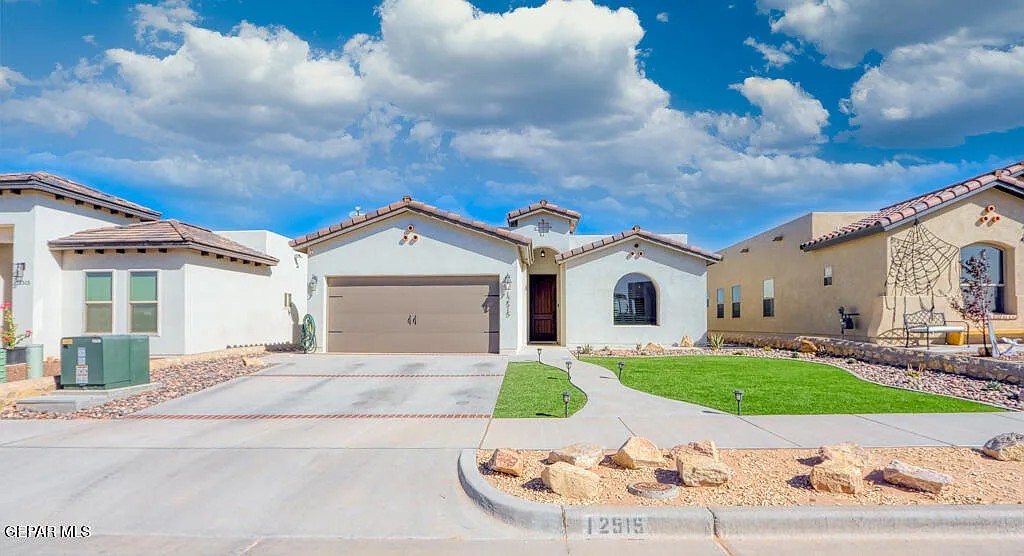 3 bed, 2.0 bath, 1446 sqft, $1,925 — Photo 1
