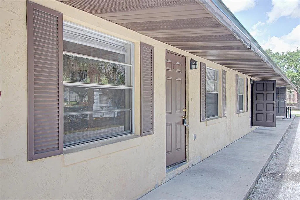 2 bed, 1.0 bath, 900 sqft, $1,550 — Photo 1
